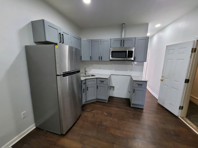 118 N 52nd St in Philadelphia, PA - Building Photo - Building Photo