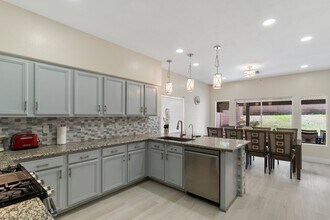 8867 W Oquendo Rd in Las Vegas, NV - Building Photo - Building Photo