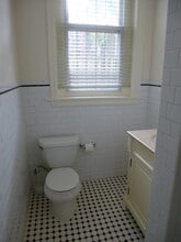 14 14th St NE, Unit 2 in Washington, DC - Foto de edificio - Building Photo