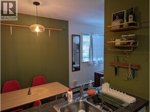 33 N Templeton Dr in Vancouver, BC - Building Photo - Building Photo