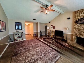 6801 Side Saddle St in Austin, TX - Building Photo - Building Photo