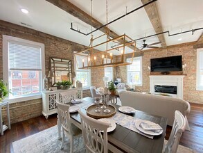 132 Goldsboro St SW, Unit C in Wilson, NC - Foto de edificio - Building Photo