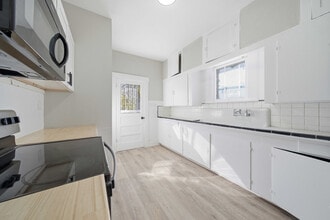 122 Biering St in San Antonio, TX - Building Photo - Building Photo