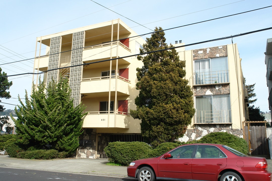 401 Cornell Ave in El Cerrito, CA - Foto de edificio