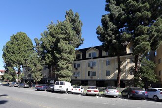 Harvard in Los Angeles, CA - Foto de edificio - Building Photo