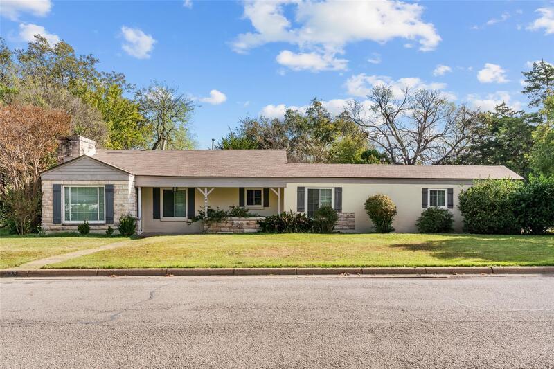 4045 Carolyn Rd in Fort Worth, TX - Foto de edificio