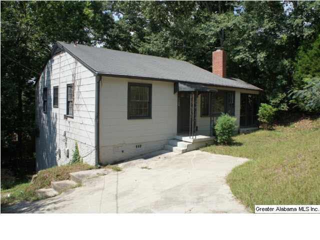 1529 Charlotte Ave in Anniston, AL - Building Photo