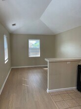 2073 Northfield Dr in Santa Rosa, CA - Building Photo - Building Photo