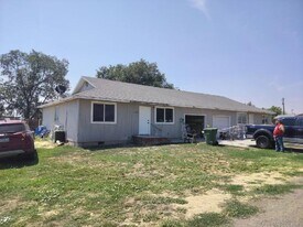 1397 Morton St W in Vale, OR - Building Photo