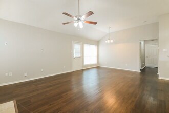 2525 Spring Rain Dr in Mesquite, TX - Building Photo - Building Photo