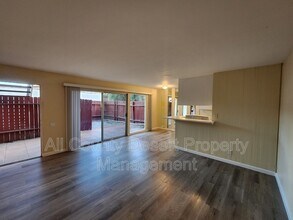 550 El Cielo Rd, Unit Unit 2 in Palm Springs, CA - Building Photo - Building Photo