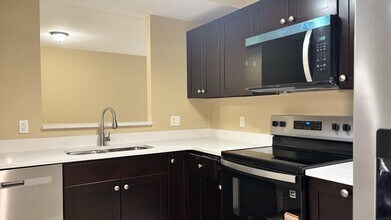 1103 Golden Lakes Blvd in West Palm Beach, FL - Building Photo - Building Photo