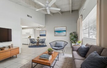 Azure Villas in Pembroke Park, FL - Building Photo - Building Photo