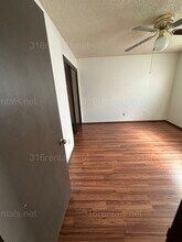 333 E Marion Ct in Wichita, KS - Building Photo - Building Photo