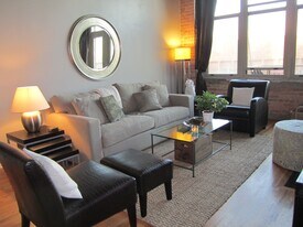 1500 W Monroe St, Unit 423 in Chicago, IL - Building Photo