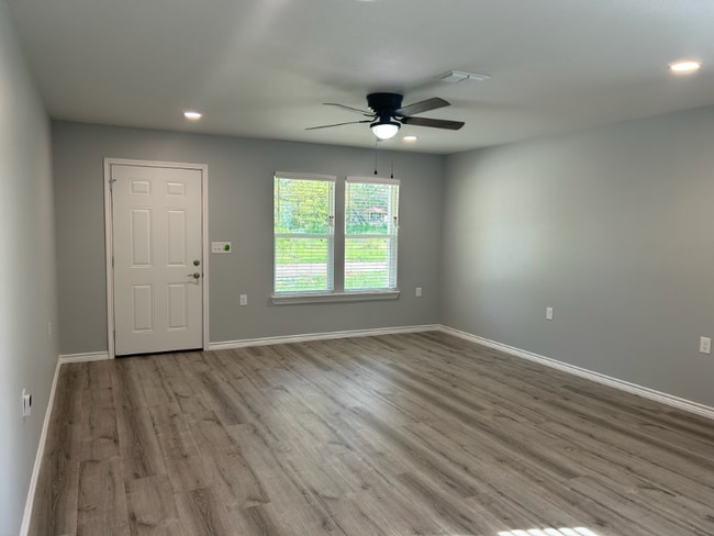 413 Godfrey St in Gladewater, TX - Building Photo - Building Photo