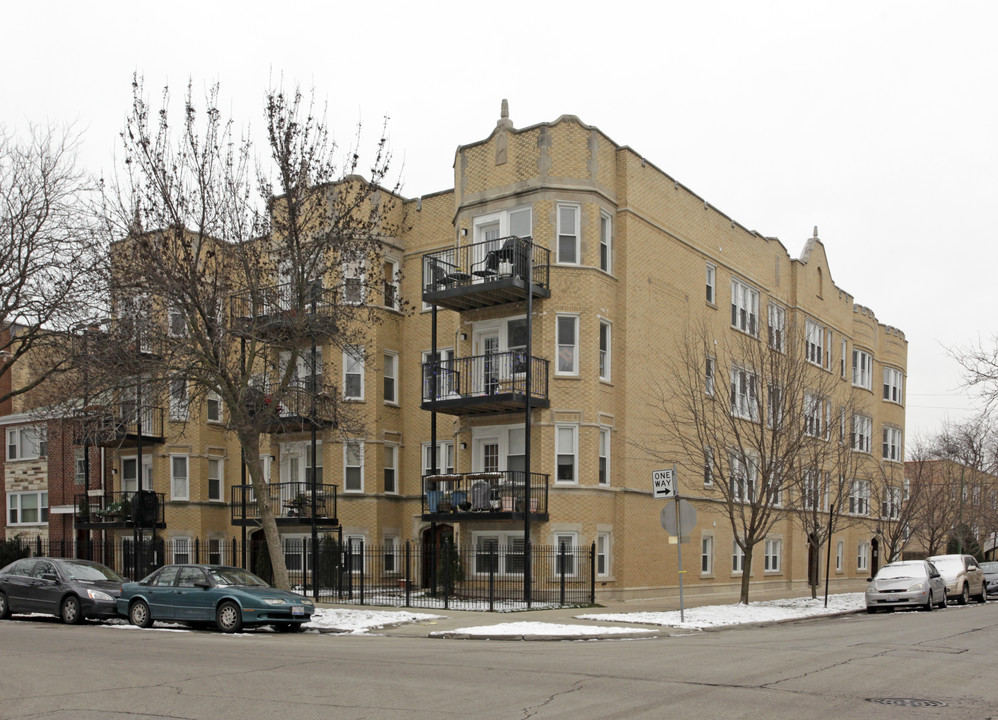 2531 W Berwyn Ave in Chicago, IL - Building Photo