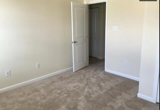 938 Bell Dr in Wexford, PA - Building Photo - Building Photo
