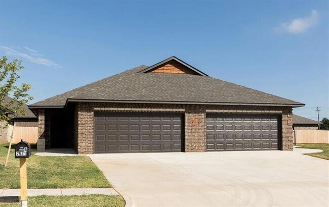 property at 7520 Redbud Villas Ct
