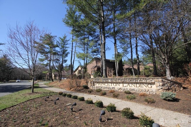 property at 3121 Sayre Dr