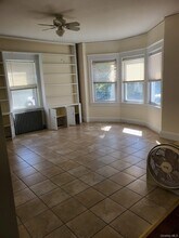 39 Smith St in Glen Cove, NY - Building Photo - Building Photo