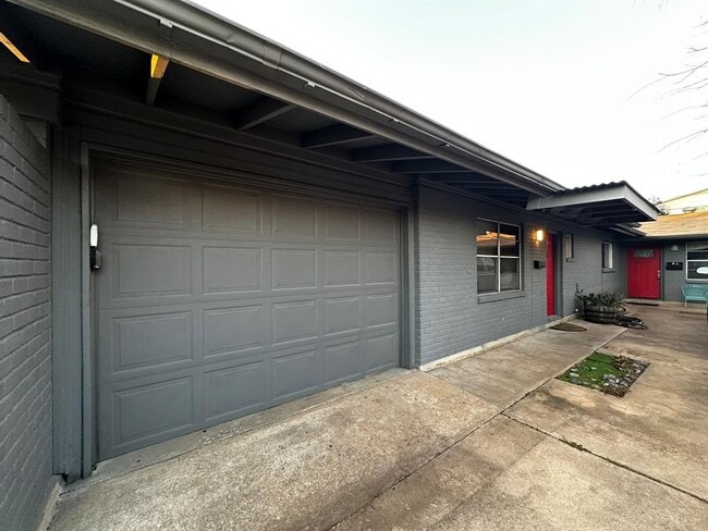 2104 Wordsworth Dr in Austin, TX - Building Photo - Building Photo