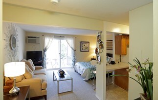 Autumn Ridge in East Haven, CT - Building Photo