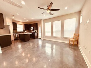 2921 Stock Dr in Austin, TX - Building Photo - Building Photo