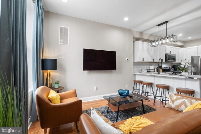 2235 E Chase St in Baltimore, MD - Building Photo - Building Photo