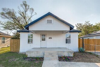 2410 S Marsalis Ave in Dallas, TX - Building Photo - Building Photo