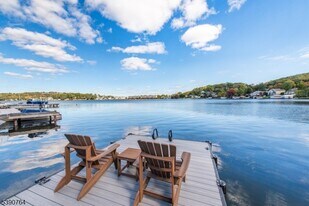 7 King Rd in Roxbury Township, NJ - Building Photo