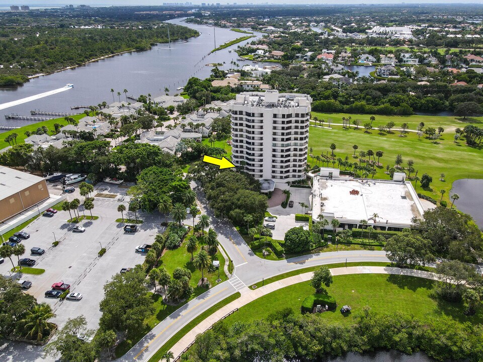 3322 Casseekey Island Rd in Jupiter, FL - Building Photo