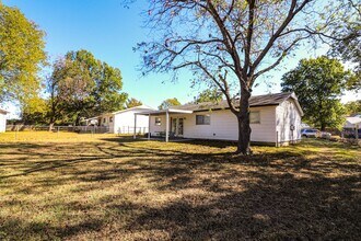 1944 S Hickory Pl in Broken Arrow, OK - Building Photo - Building Photo