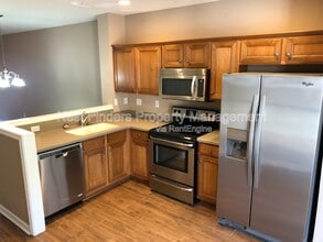 8078 Summer Cove Ct in Jacksonville, FL - Foto de edificio - Building Photo