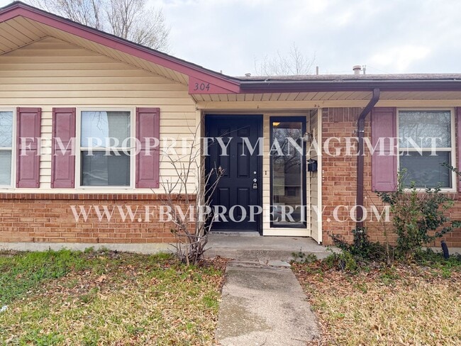 304 Clary Dr in Mesquite, TX - Building Photo - Building Photo