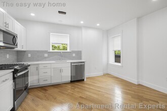406 Columbia St, Unit #2 in Cambridge, MA - Building Photo - Building Photo