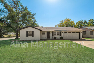 4724 Woodview Ln in Forest Hill, TX - Building Photo - Building Photo