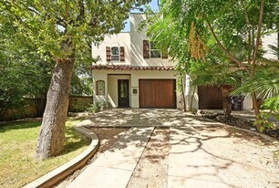 2705 Bonnie Rd in Austin, TX - Building Photo