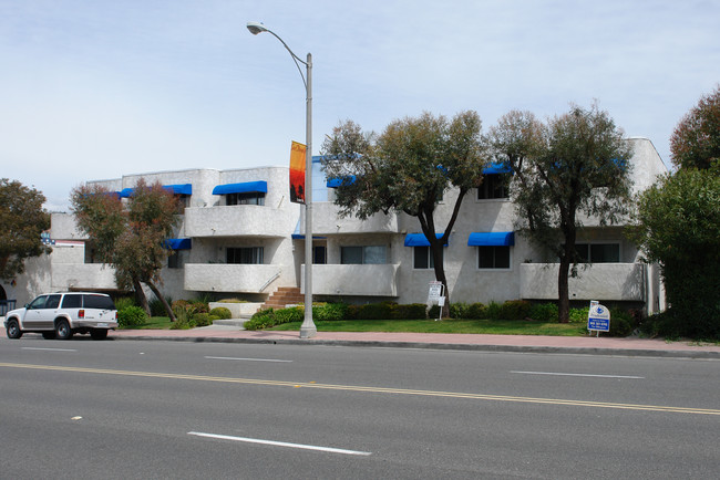 2711 S El Camino Real in San Clemente, CA - Foto de edificio - Building Photo