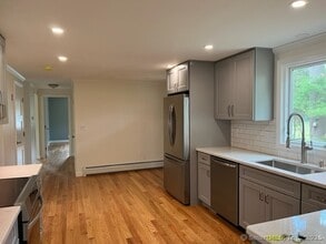 6 Patsun Rd in Somers, CT - Foto de edificio - Building Photo