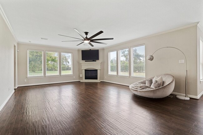 property at 4502 Creek Point Ln