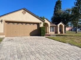 203 Heronwood Cir in Deltona, FL - Building Photo