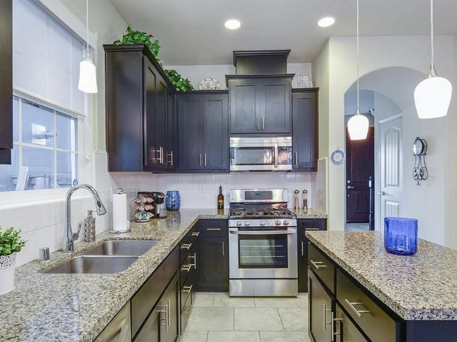 1024 Provence Village Dr in Roseville, CA - Building Photo - Building Photo