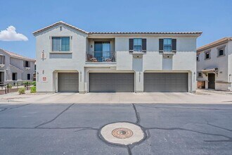 3022 E Donner Dr in Phoenix, AZ - Building Photo - Building Photo