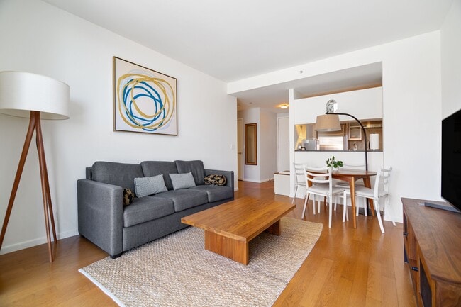 200 Chambers St in New York, NY - Building Photo - Building Photo