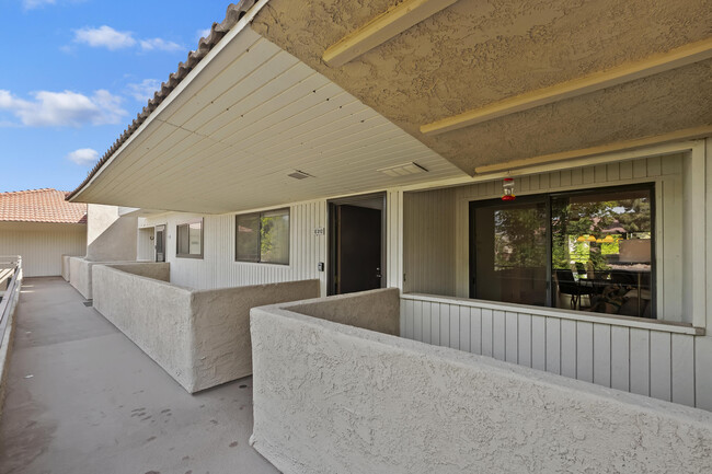 2822 N Auburn Ct in Palm Springs, CA - Building Photo - Building Photo