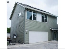 301 W Stassney Ln in Austin, TX - Building Photo