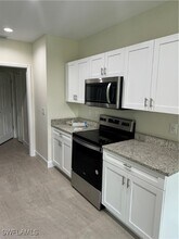 3207 42nd St SW in Lehigh Acres, FL - Foto de edificio - Building Photo