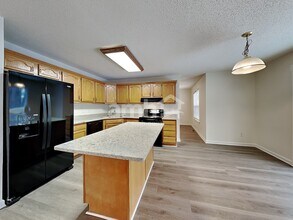 106 Cricket Hollow Run in Clayton, NC - Foto de edificio - Building Photo