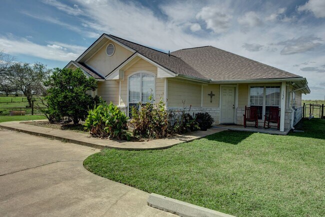 Live at Flying Ace Ranch!! in College Station, TX - Building Photo - Building Photo